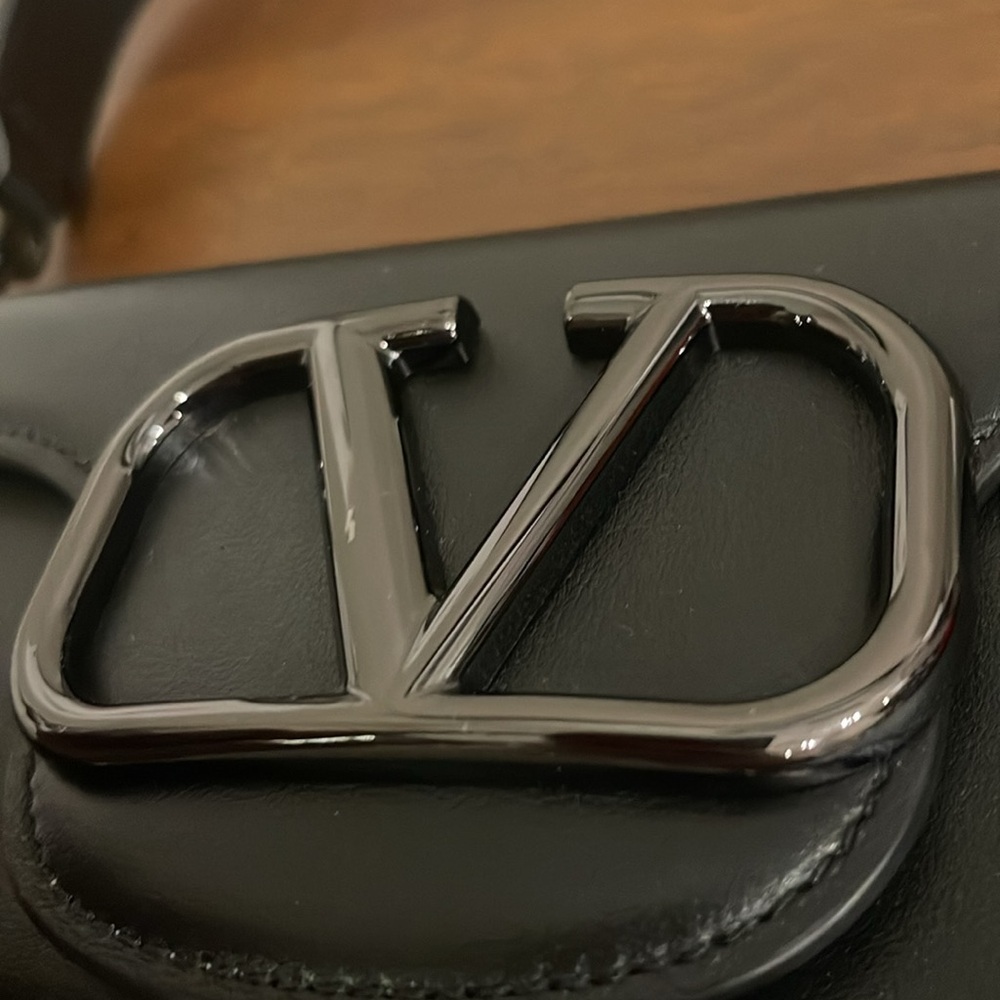 ❗️Valentino Black Leather Crossbody Bag❗️ - Picture 7 of 14